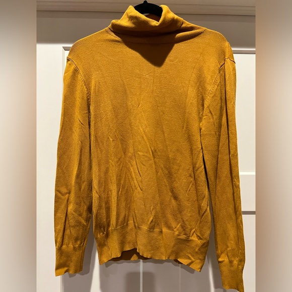 ☀️2/$22☀️ Cielo Mustard Yellow Turtleneck Sweater - Picture 1 of 2